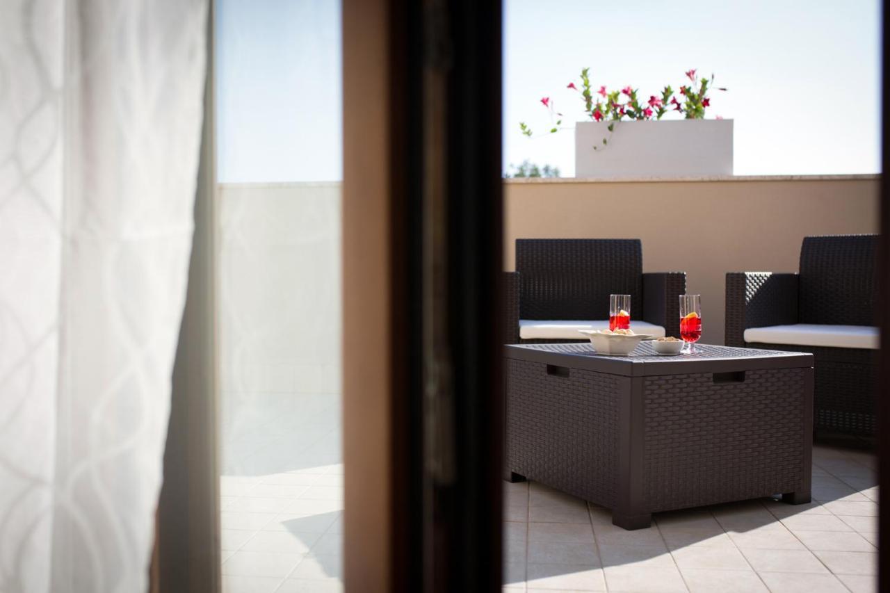 B&B Samilu' บัตตีปาลเลีย ภายนอก รูปภาพ